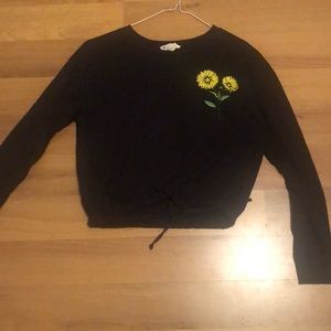 I’m Selling a long sleeve top that black top